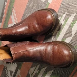 Dr. Martens 2976 Chelsea boot size 10